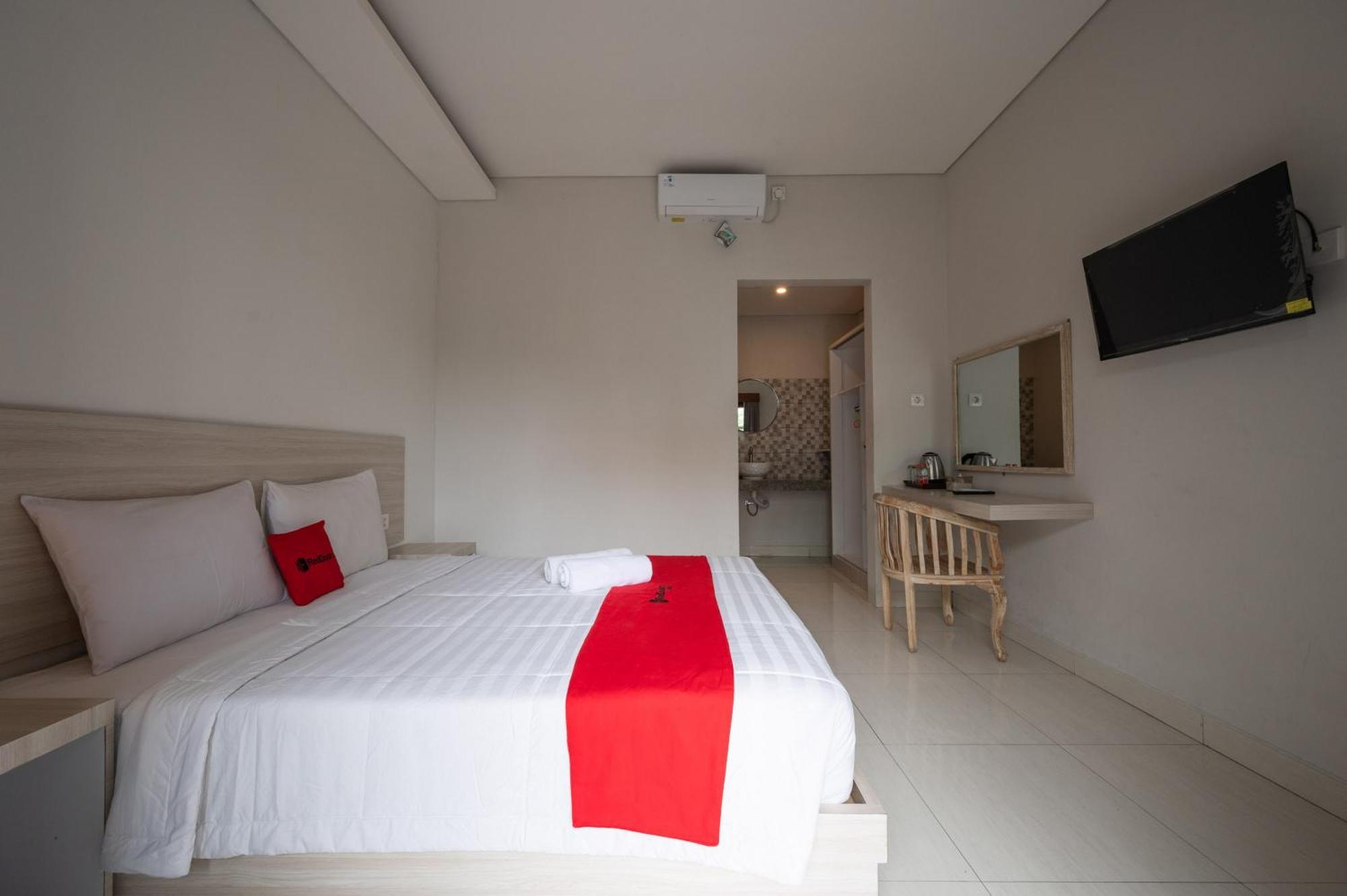 Reddoorz Plus At Yasa'S Living Denpasar Санур Екстер'єр фото