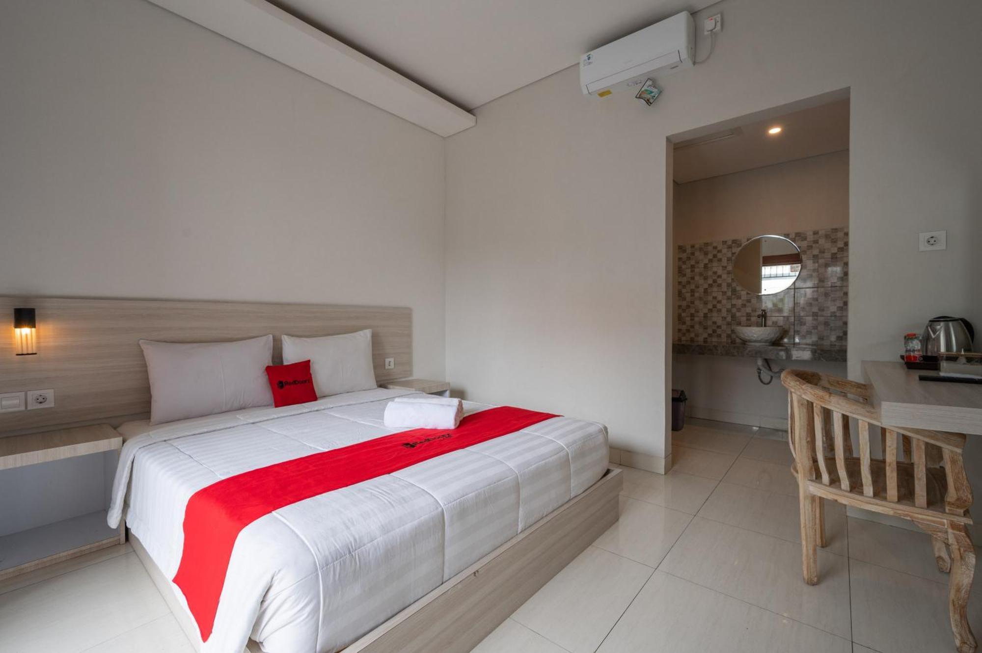 Reddoorz Plus At Yasa'S Living Denpasar Санур Екстер'єр фото