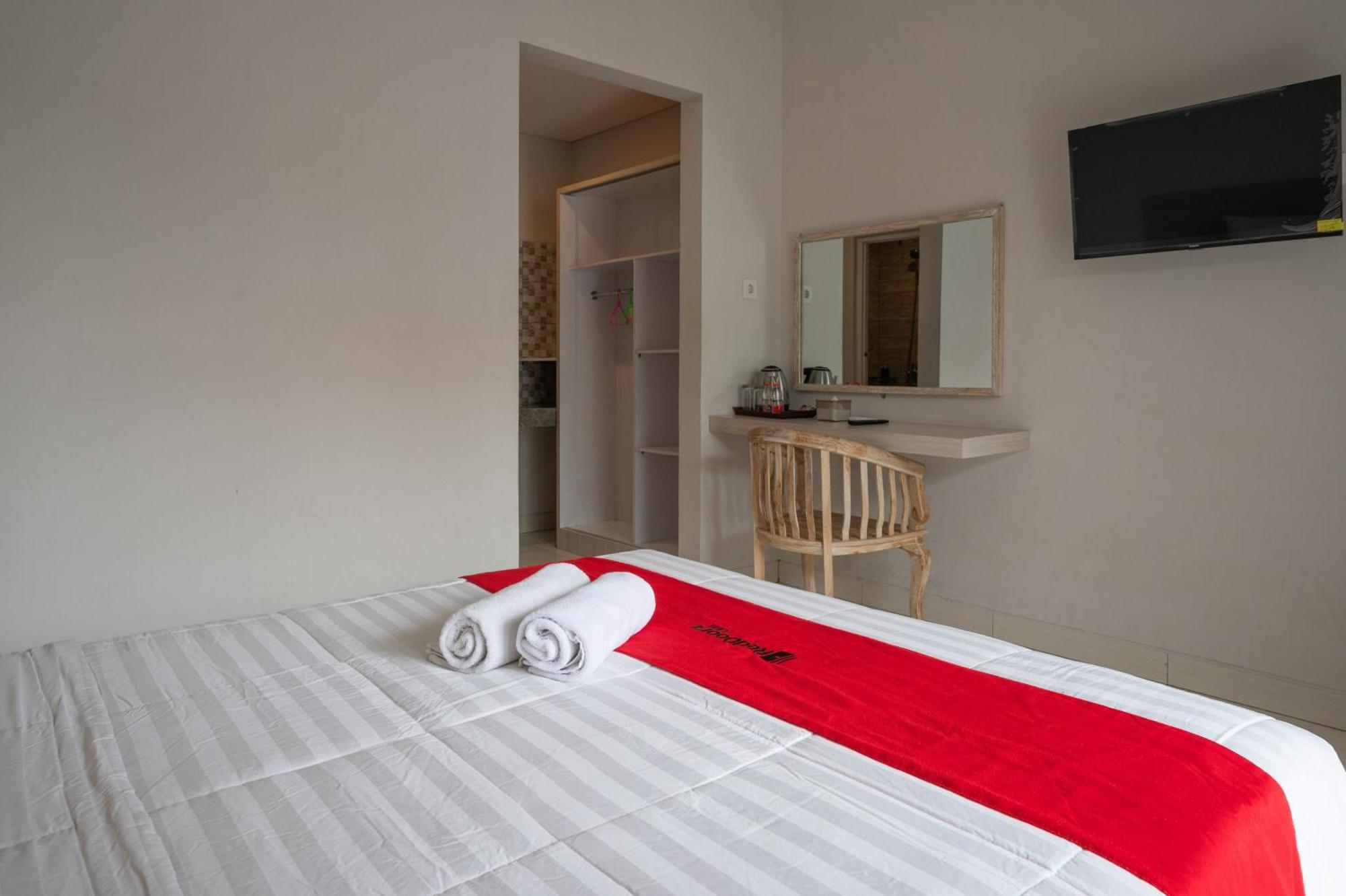 Reddoorz Plus At Yasa'S Living Denpasar Санур Екстер'єр фото